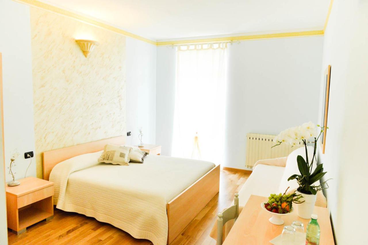 Residenza Villa Maria Roncola Quarto foto